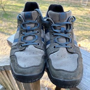 Oboz Missoula Low mens grey sneakers size 10